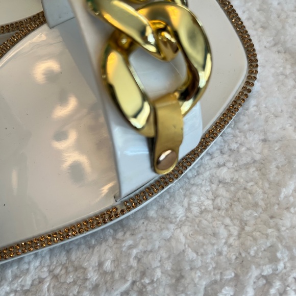 Lauren Lorraine White Sandals with Gold Chain - Picture 7 of 7